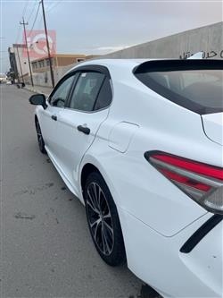 تۆیۆتا کامری